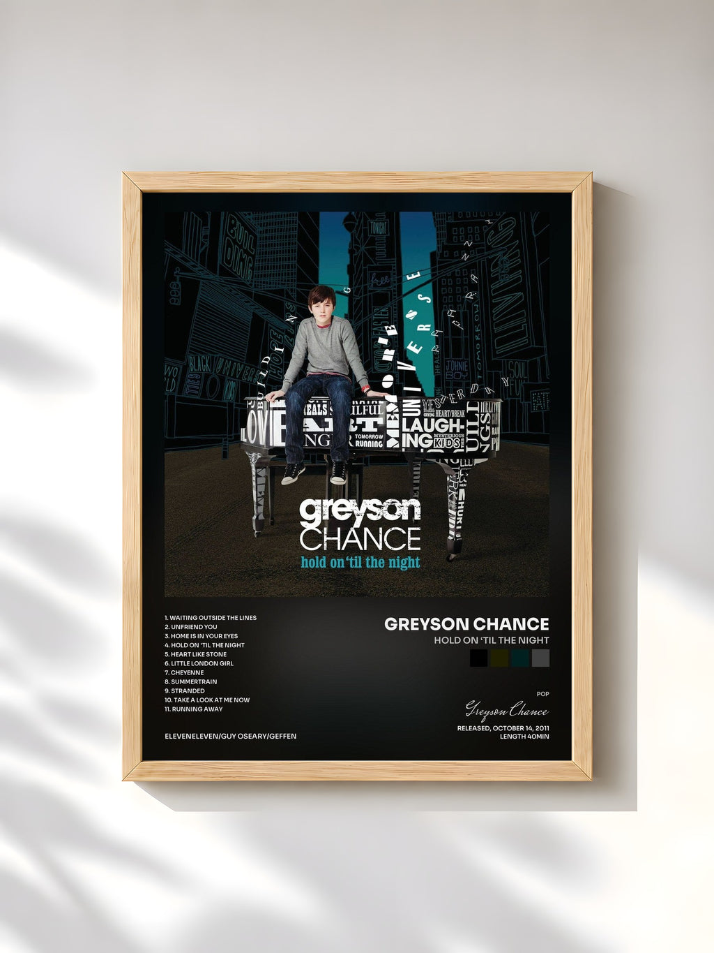 #bois Tableau de l'album Hold On ‘Til The Night de Greyson Chance, cadre en bois brut, imprimé et encadré en France