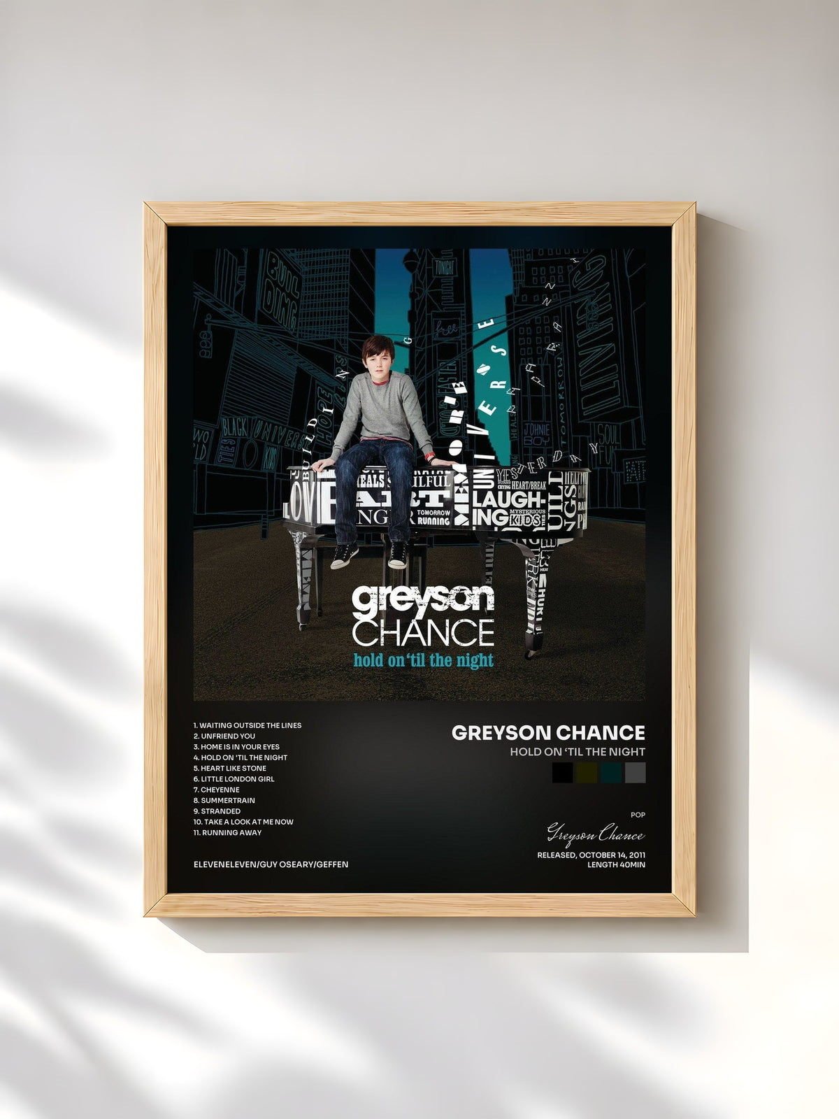 #bois Tableau de l'album Hold On ‘Til The Night de Greyson Chance, cadre en bois brut, imprimé et encadré en France