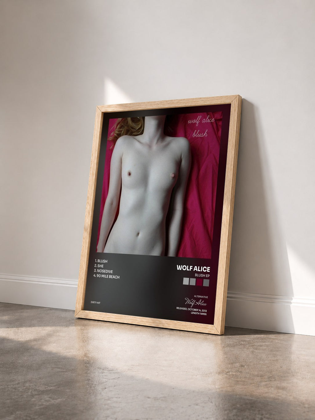 #bois Tableau de l'album Blush EP de Wolf Alice vu de trois quarts, cadre en bois brut
