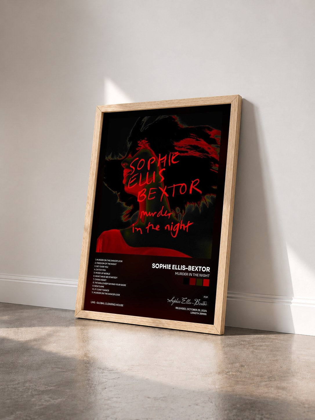 #bois Tableau de l'album Murder In The Night de Sophie Ellis-Bextor vu de trois quarts, cadre en bois brut