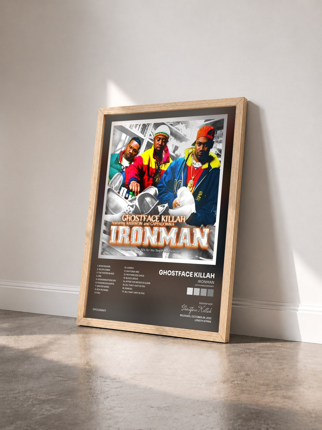 #bois Tableau de l'album Ironman (25th Anniversary) de Ghostface Killah vu de trois quarts, cadre en bois brut