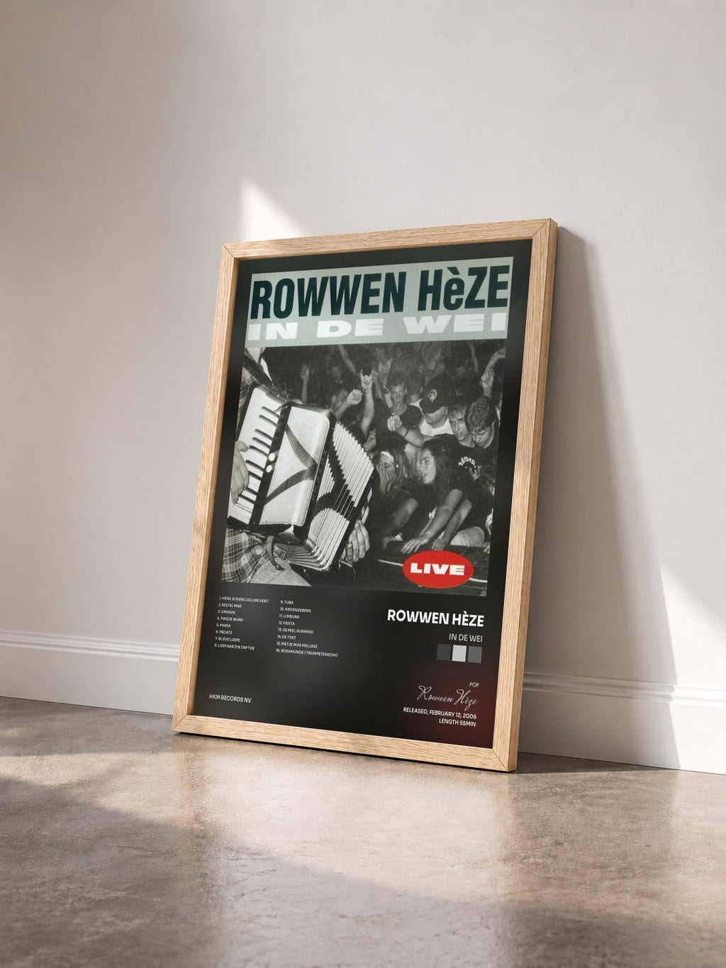 #bois Tableau de l'album In De Wei de Rowwen Hèze vu de trois quarts, cadre en bois brut