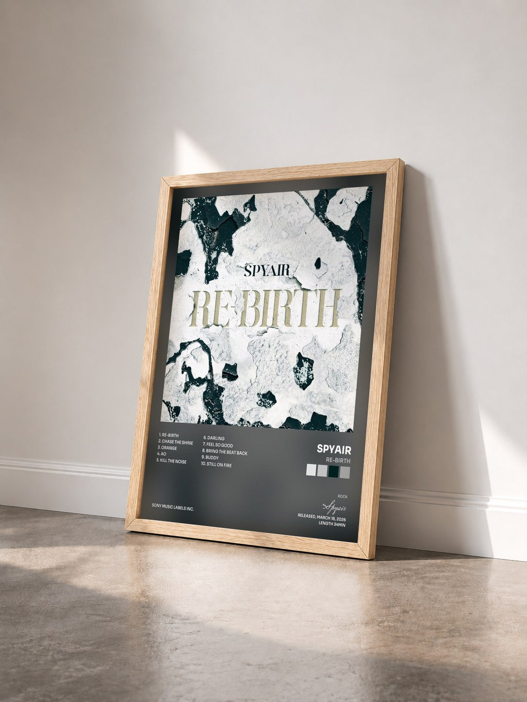 #bois Tableau de l'album RE-BIRTH de Spyair vu de trois quarts, cadre en bois brut