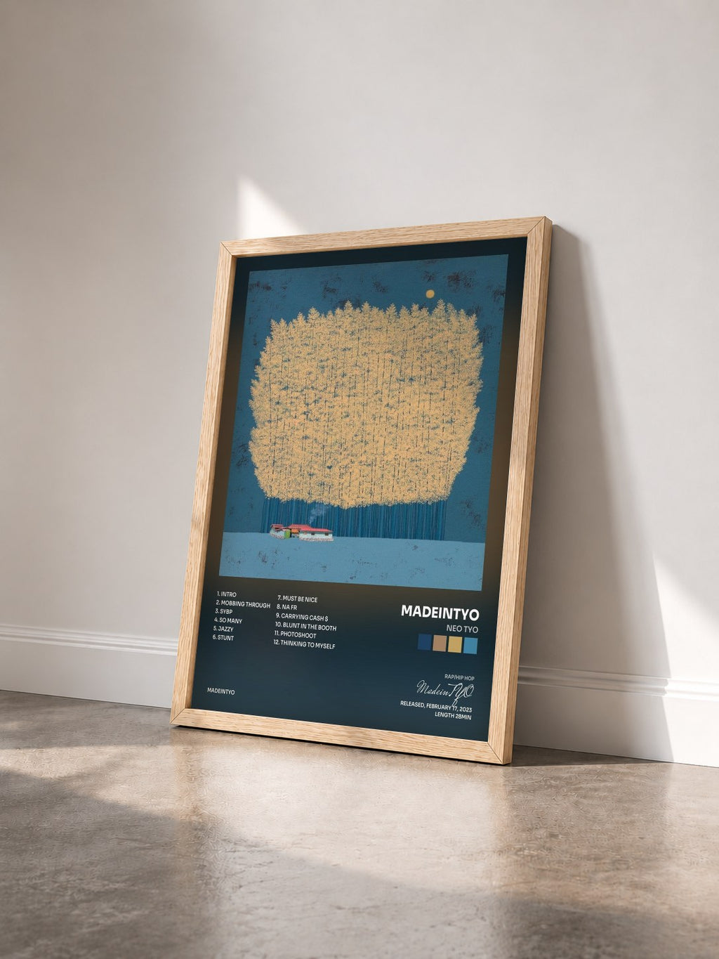 #bois Tableau de l'album NEO TYO de MadeinTYO vu de trois quarts, cadre en bois brut