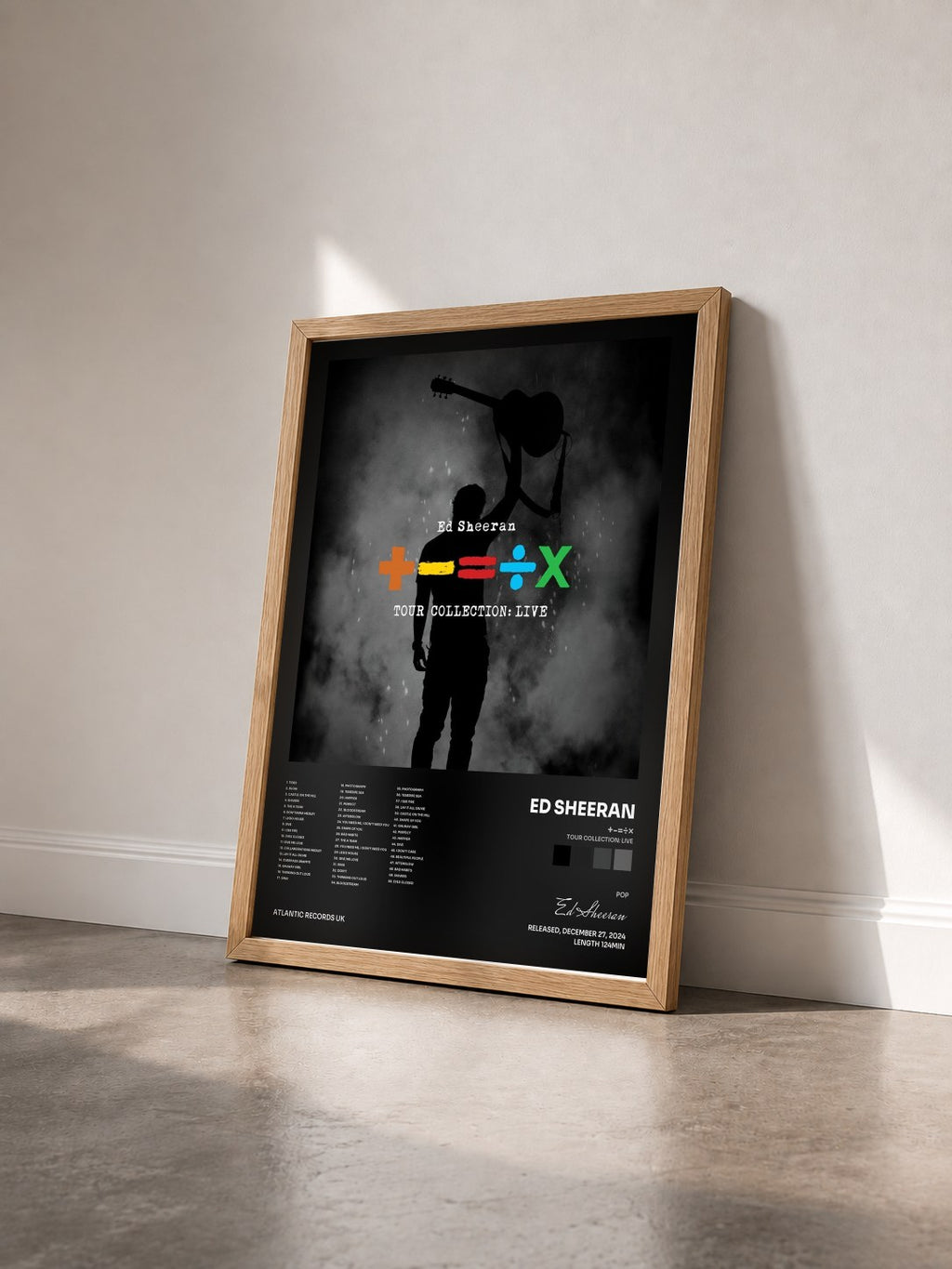 #bois Tableau de l'album +-=÷× (Tour Collection: Live) de Ed Sheeran vu de trois quarts, cadre en bois brut