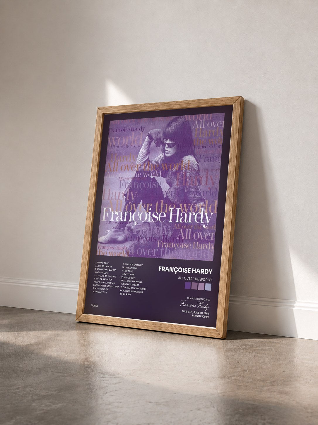 #bois Tableau de l'album All Over the World de Françoise Hardy vu de trois quarts, cadre en bois brut