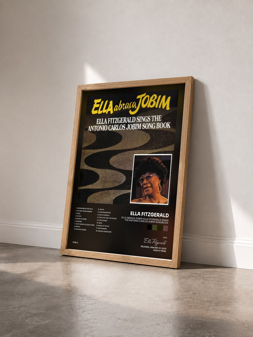 #bois Tableau de l'album Ella Abraca Jobim: Ella Fitzgerald Sings The Antonio Carlos Jobim Songbook de Ella Fitzgerald vu de trois quarts, cadre en bois brut