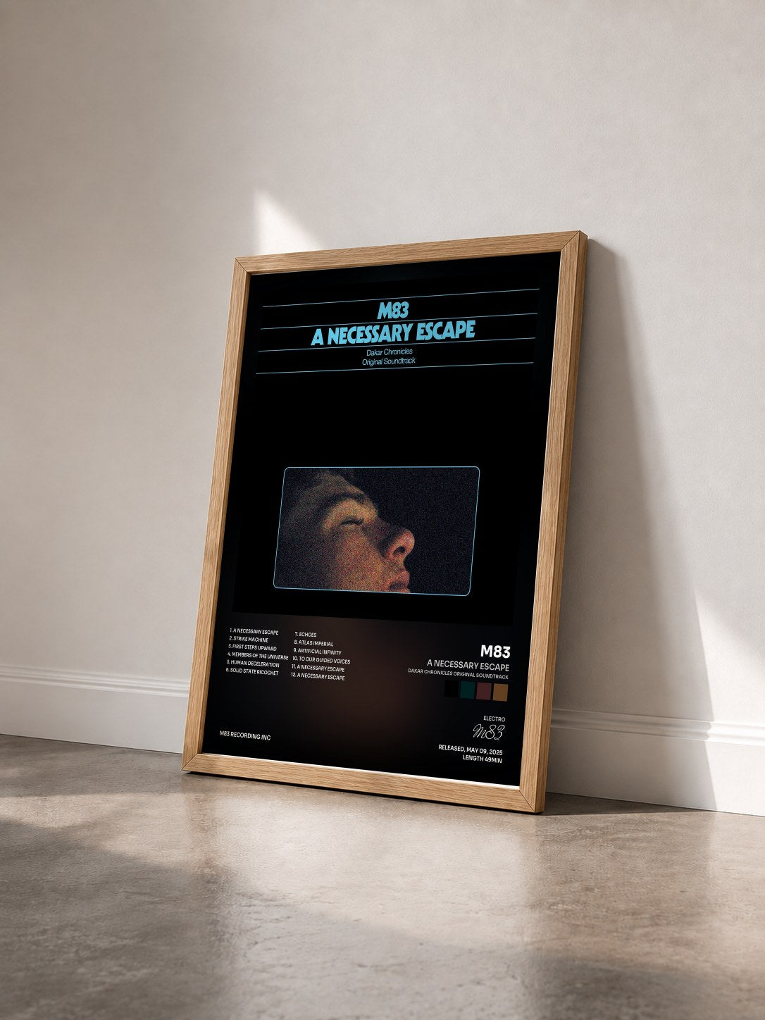 #bois Tableau de l'album A Necessary Escape (Dakar Chronicles Original Soundtrack) de M83 vu de trois quarts, cadre en bois brut