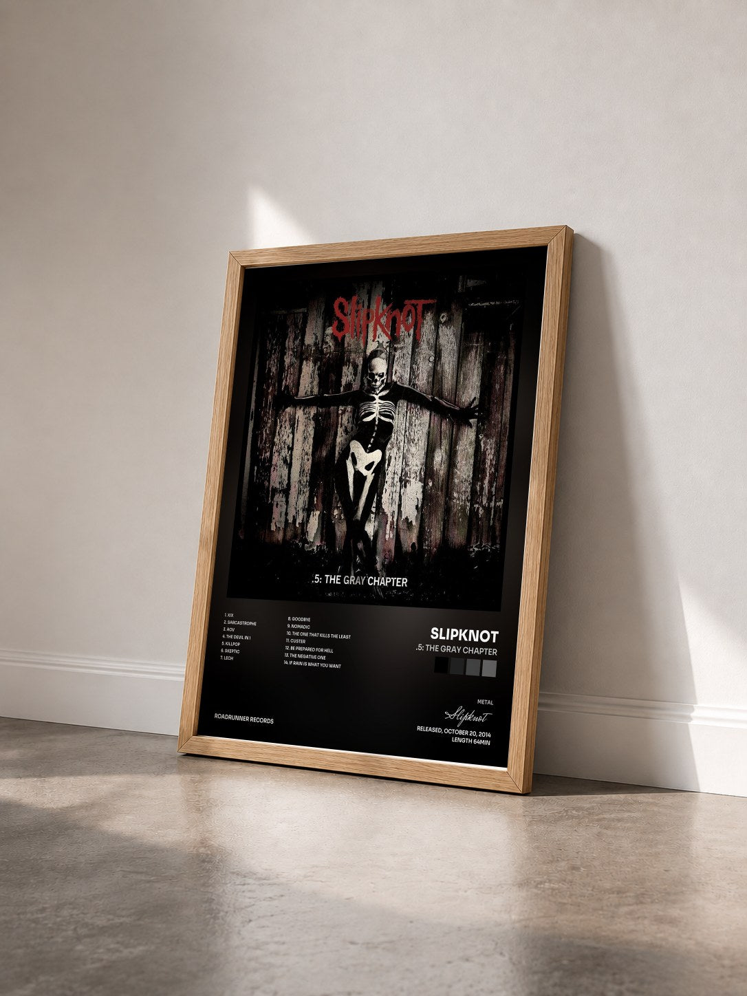 #bois Tableau de l'album .5: The Gray Chapter de Slipknot vu de trois quarts, cadre en bois brut