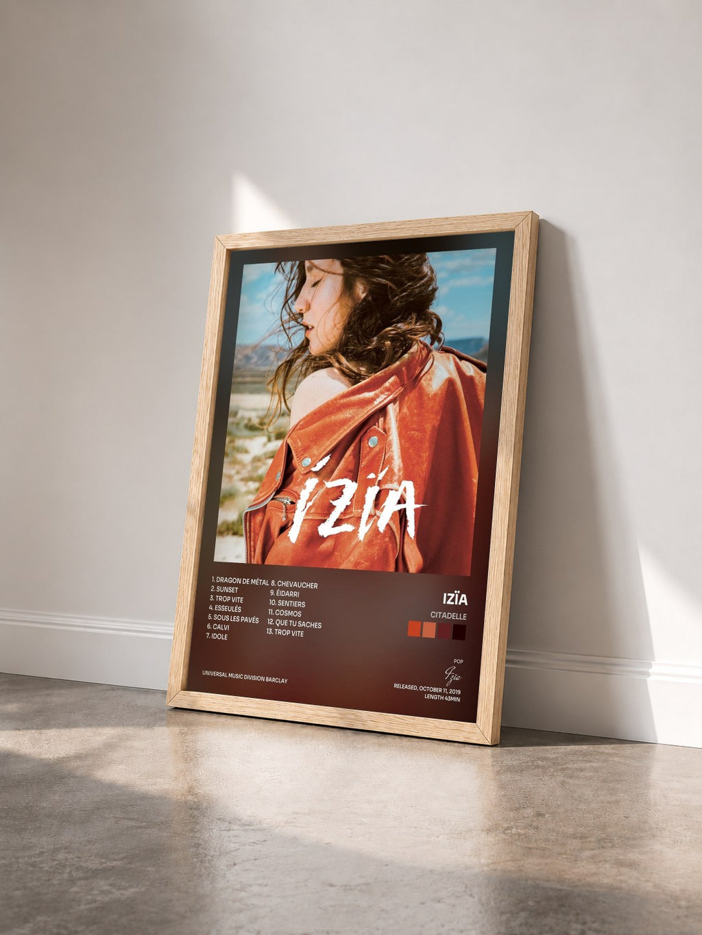#bois Tableau de l'album Citadelle de Izïa vu de trois quarts, cadre en bois brut