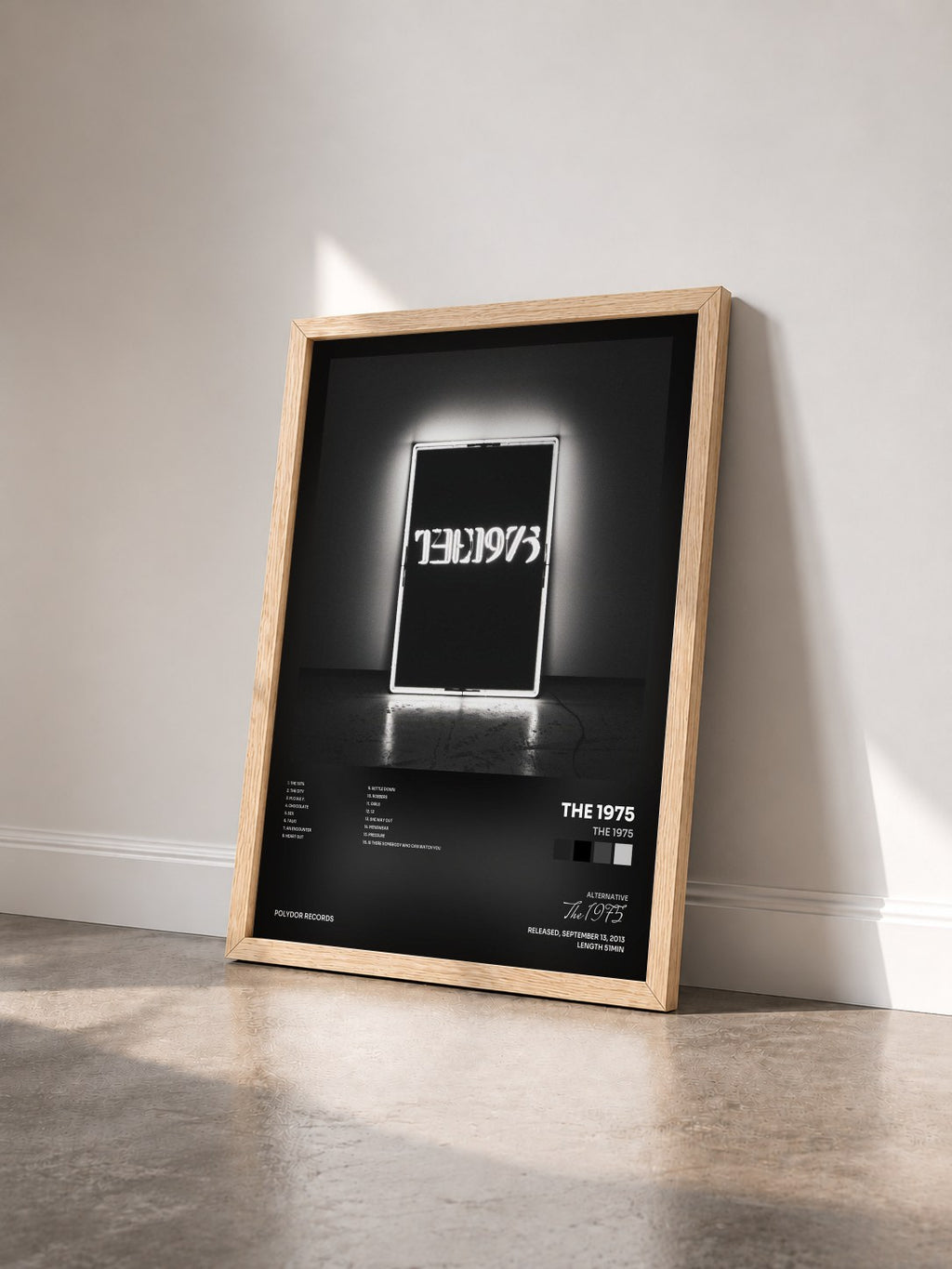 #bois Tableau de l'album The 1975 de The 1975 vu de trois quarts, cadre en bois brut