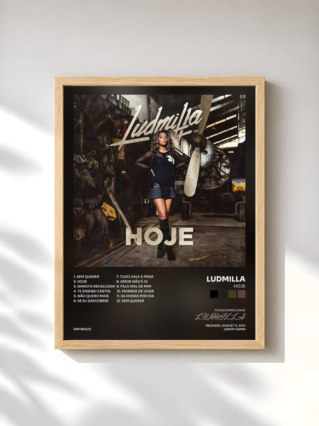 #bois Tableau de l'album Hoje de LUDMILLA, cadre en bois brut, imprimé et encadré en France