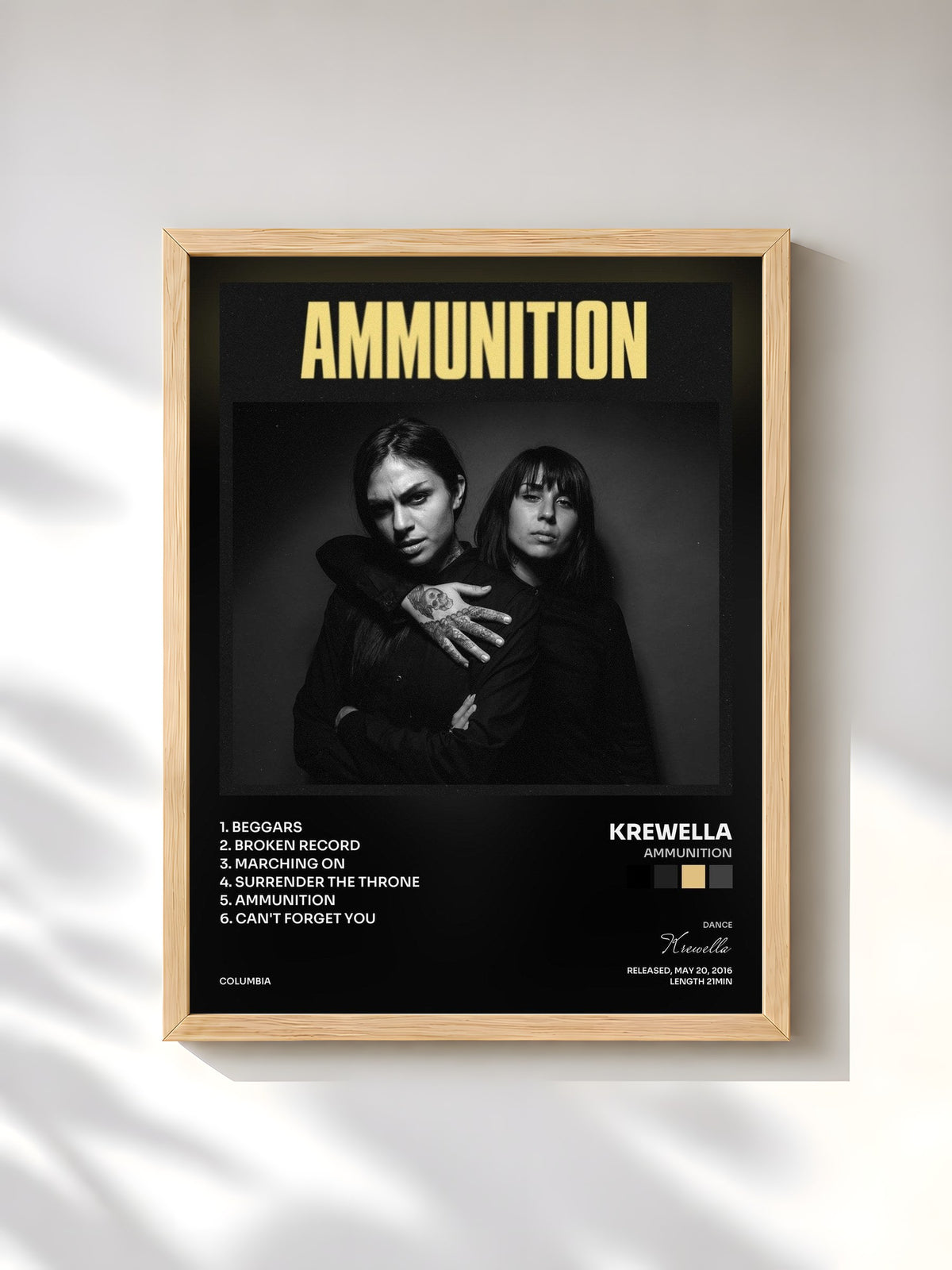 #bois Tableau de l'album Ammunition de Krewella, cadre en bois brut, imprimé et encadré en France