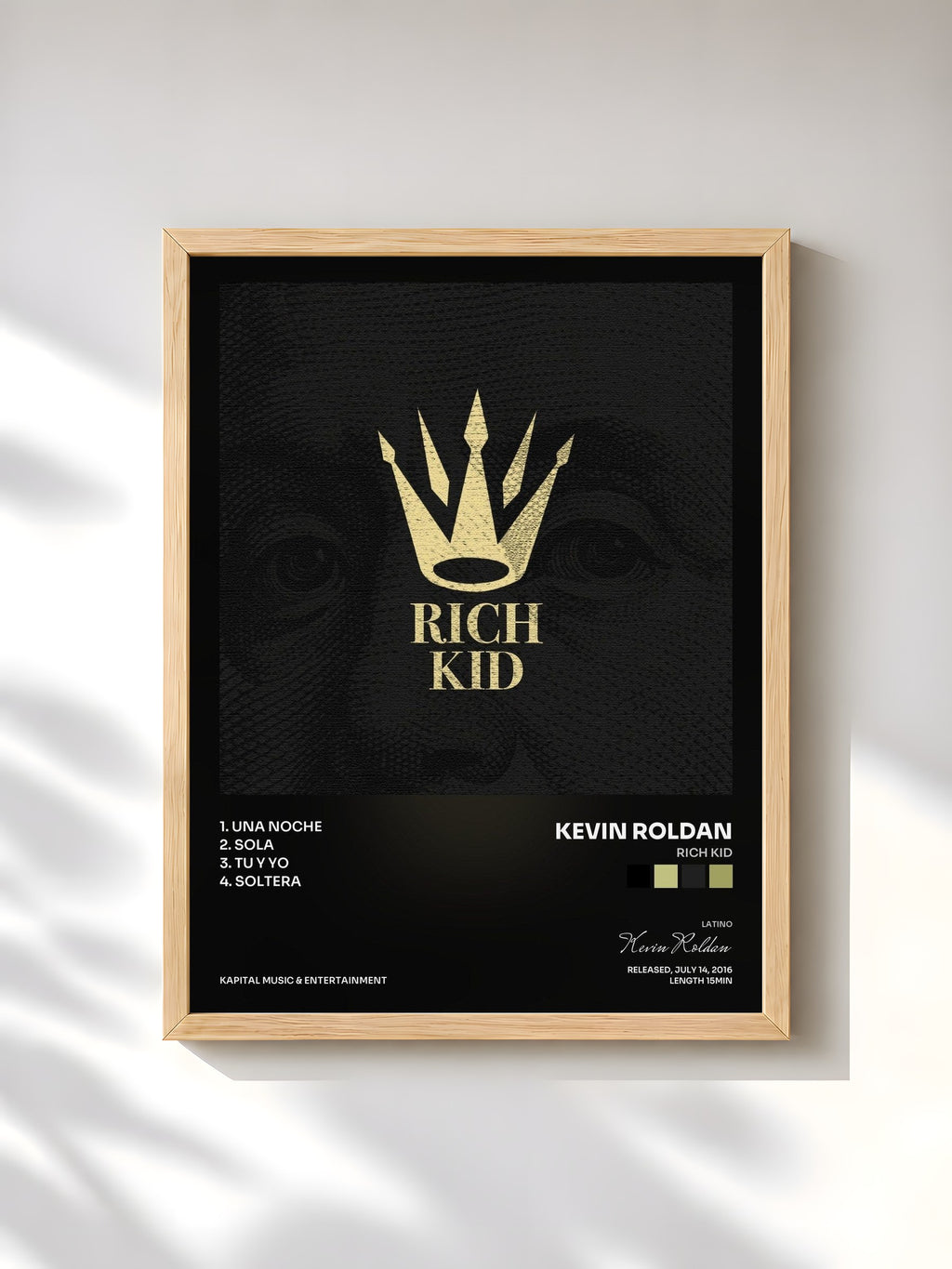 #bois Tableau de l'album Rich Kid de Kevin Roldan, cadre en bois brut, imprimé et encadré en France