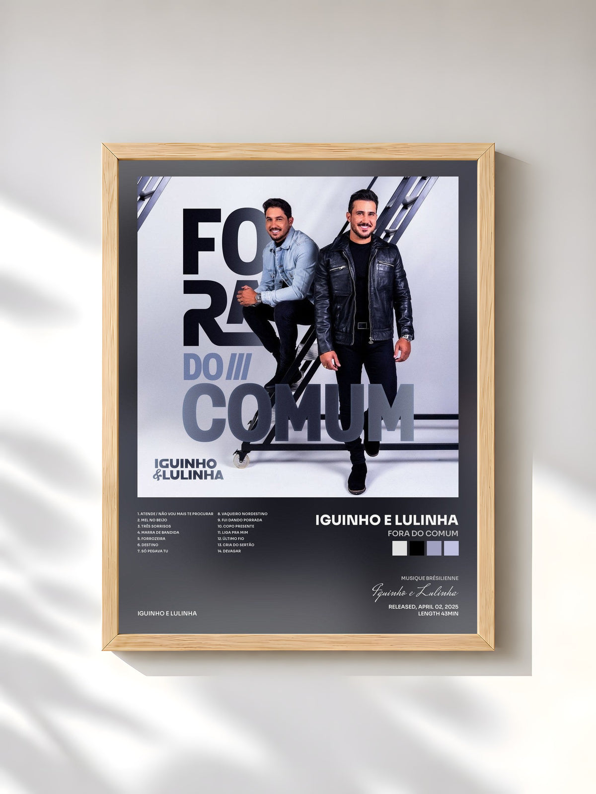 #bois Tableau de l'album Fora do Comum de Iguinho e Lulinha, cadre en bois brut, imprimé et encadré en France