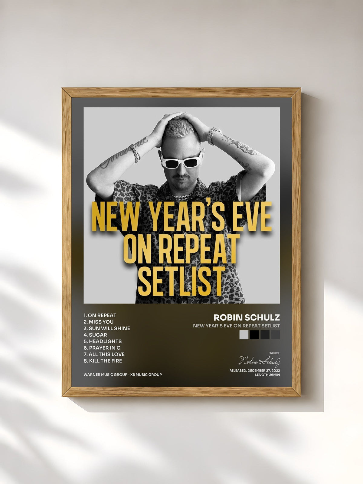 #bois Tableau de l'album New Year's Eve on Repeat Setlist de Robin Schulz, cadre en bois brut, imprimé et encadré en France