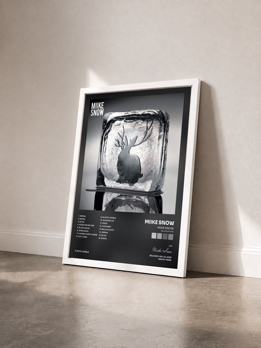 #blanc Tableau de l'album Miike Snow (Deluxe Edition) de Miike Snow vu de trois quarts, cadre blanc