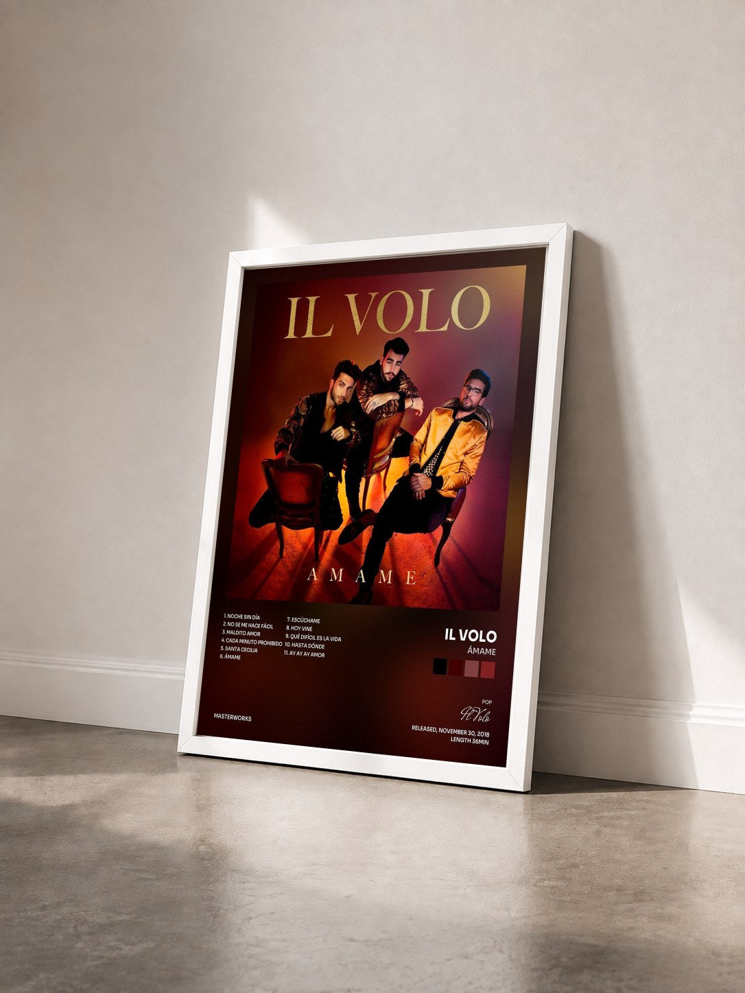 #blanc Tableau de l'album Ámame de Il Volo vu de trois quarts, cadre blanc
