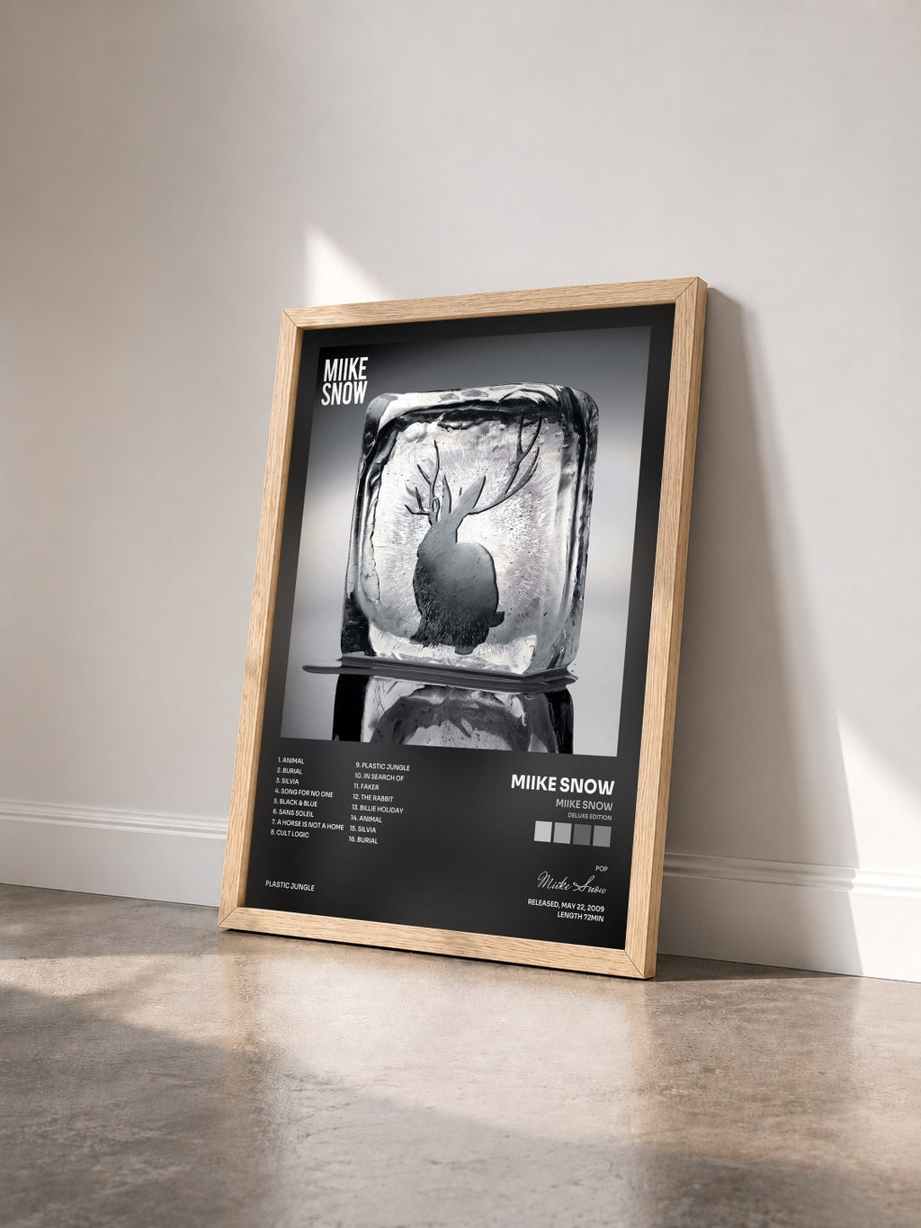 #bois Tableau de l'album Miike Snow (Deluxe Edition) de Miike Snow vu de trois quarts, cadre en bois brut