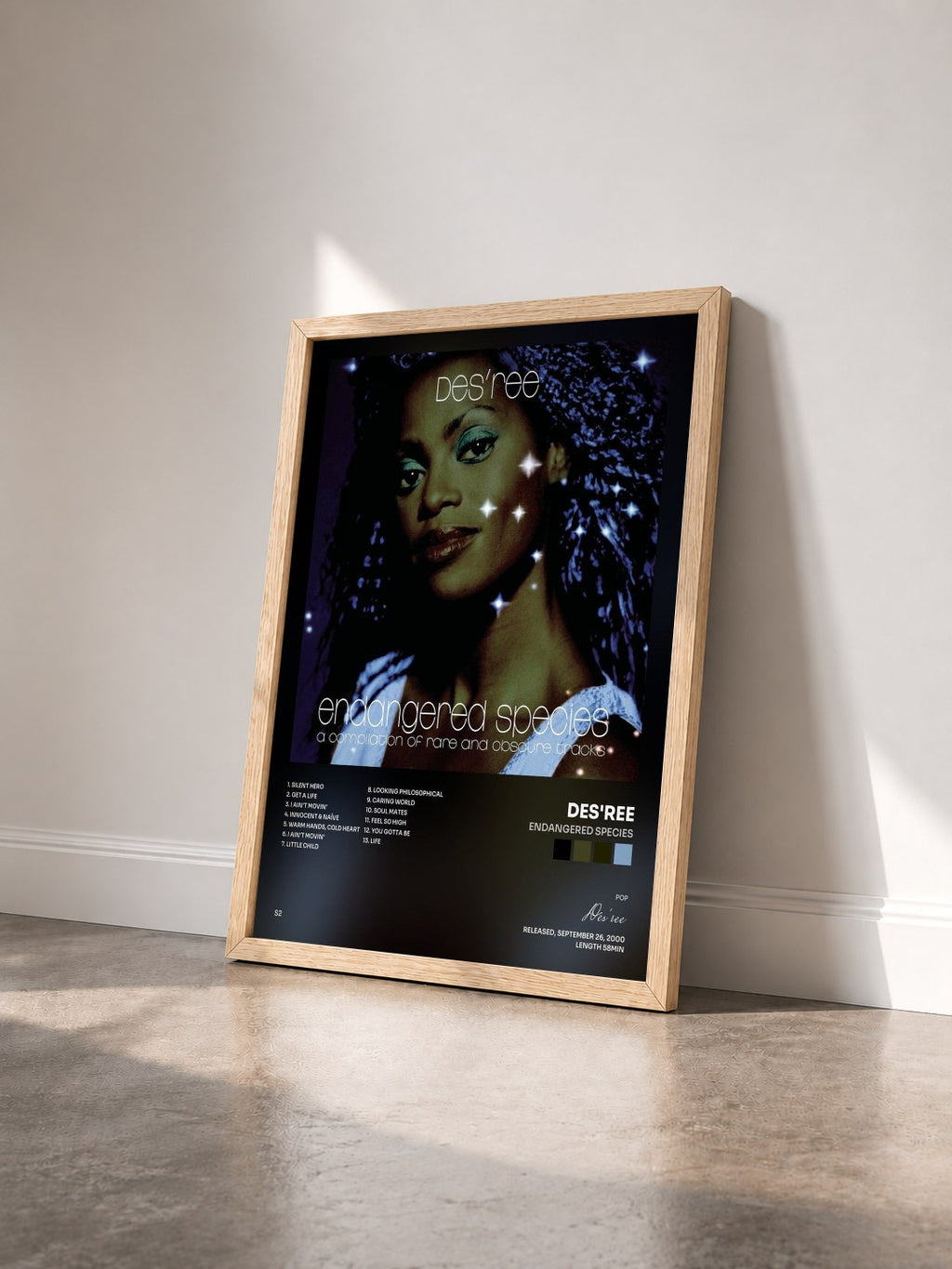 #bois Tableau de l'album Endangered Species de Des'ree vu de trois quarts, cadre en bois brut