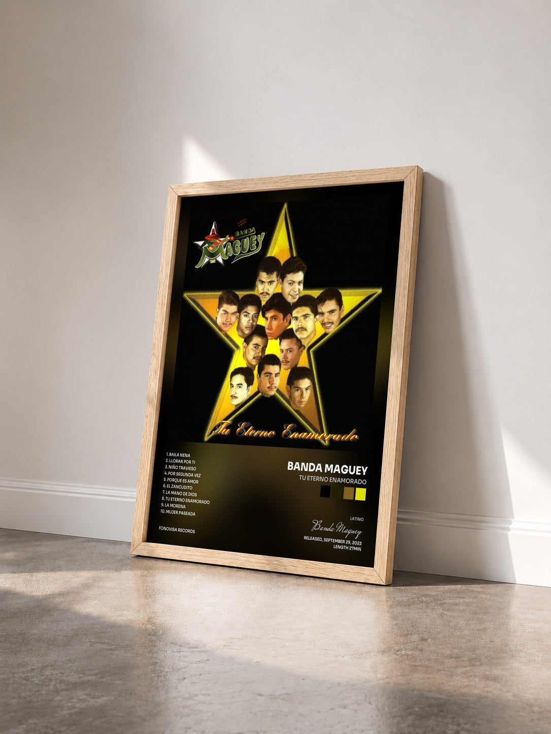 #bois Tableau de l'album Tu Eterno Enamorado de Banda Maguey vu de trois quarts, cadre en bois brut