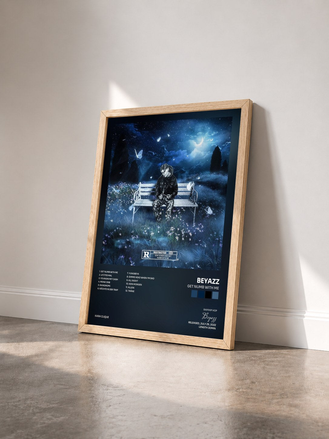 #bois Tableau de l'album get numb with me de Beyazz vu de trois quarts, cadre en bois brut