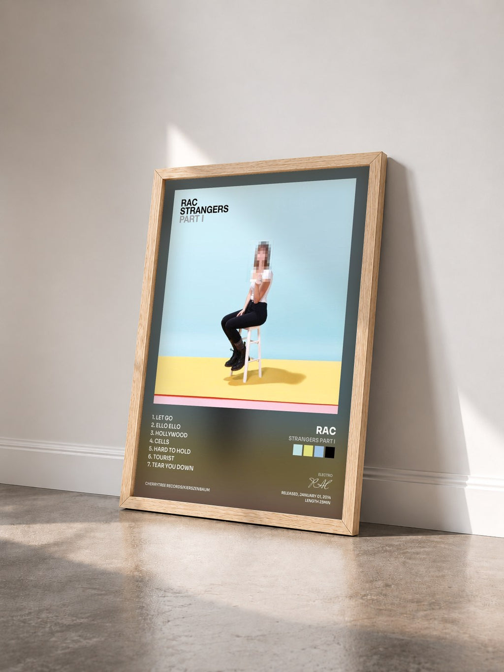 #bois Tableau de l'album Strangers Part I de RAC vu de trois quarts, cadre en bois brut