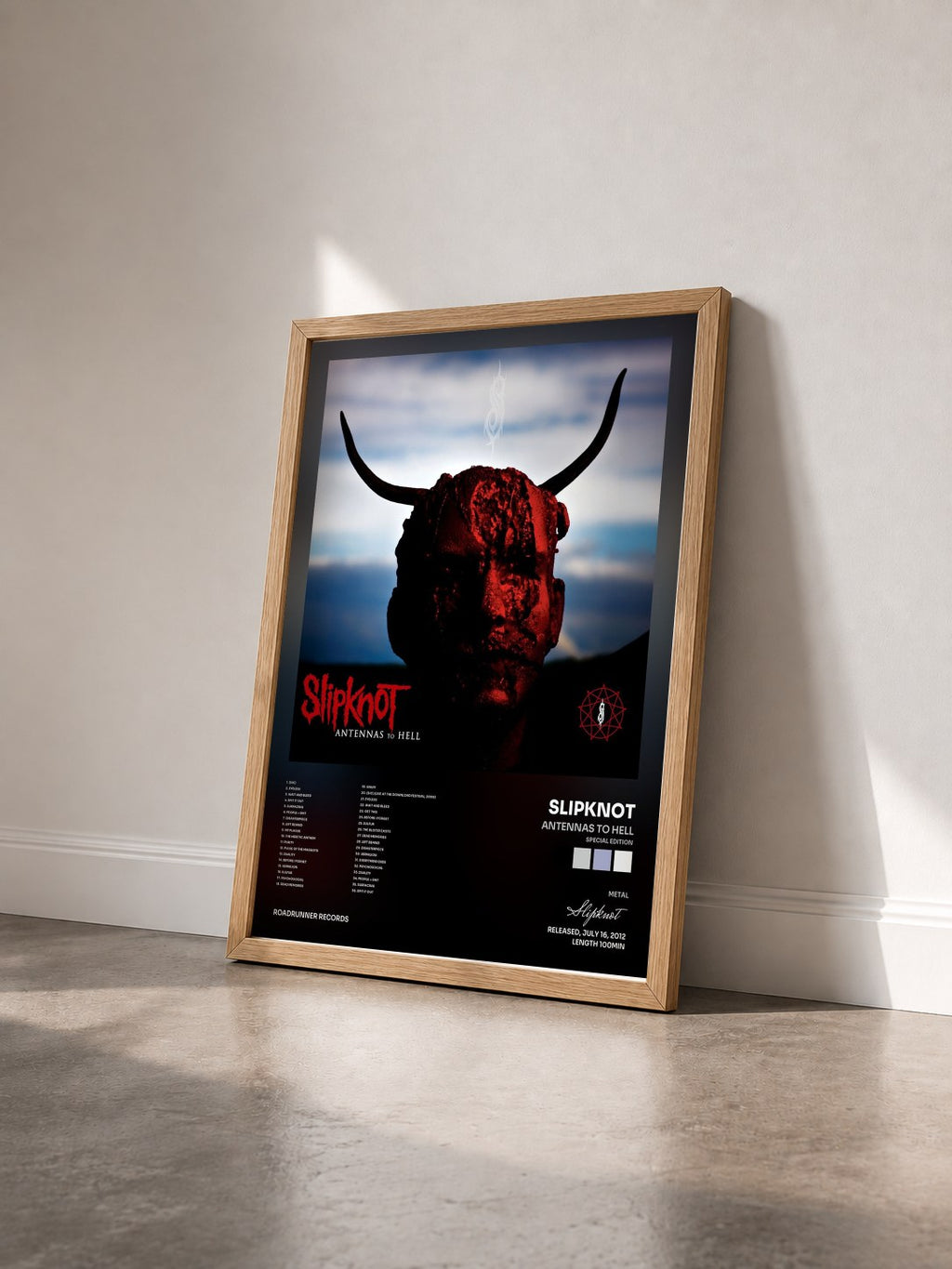 #bois Tableau de l'album Antennas to Hell (Special Edition) de Slipknot vu de trois quarts, cadre en bois brut