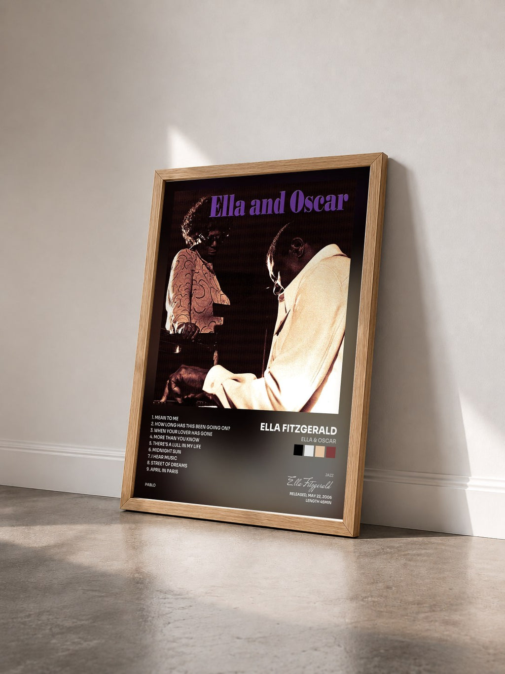 #bois Tableau de l'album Ella & Oscar de Ella Fitzgerald vu de trois quarts, cadre en bois brut