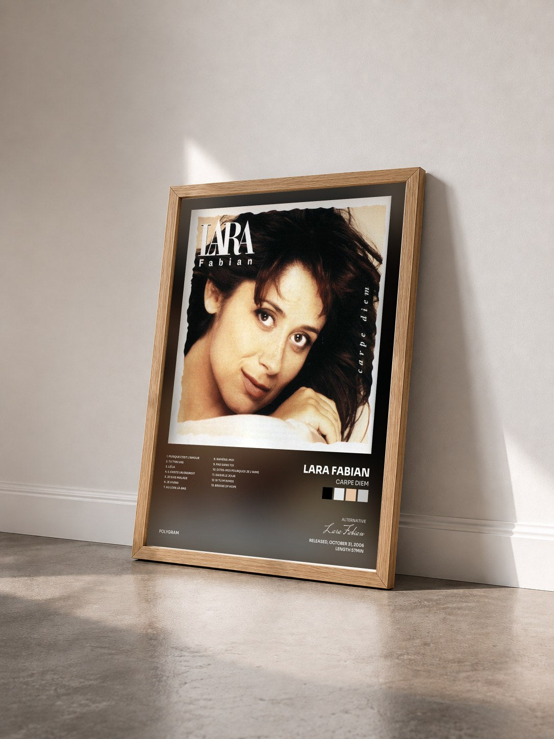 #bois Tableau de l'album Carpe Diem de Lara Fabian vu de trois quarts, cadre en bois brut