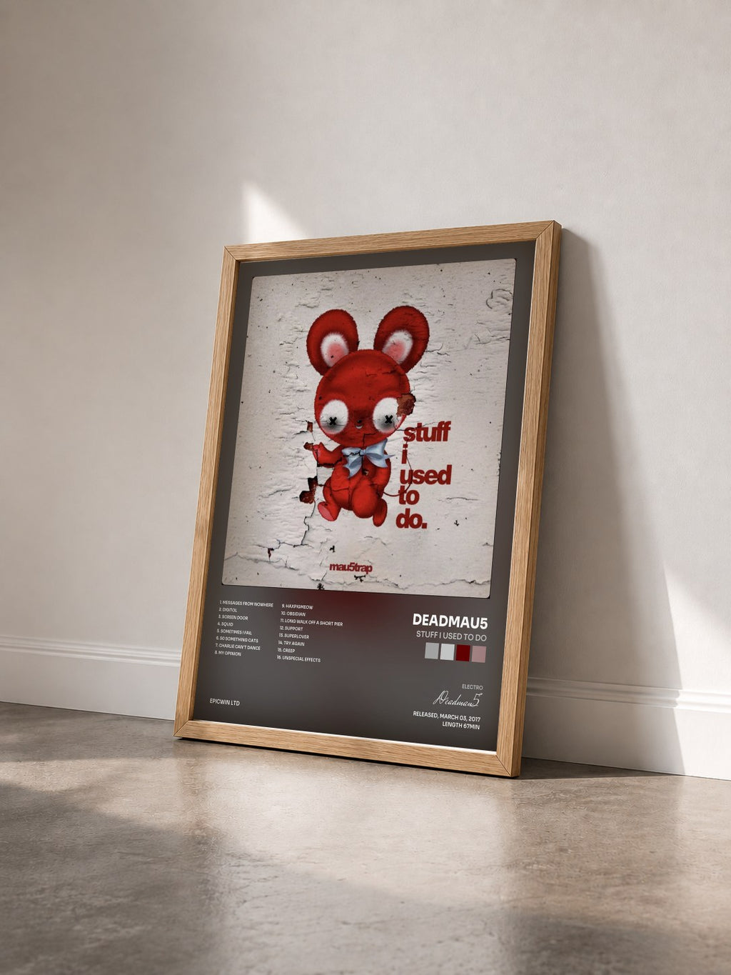 #bois Tableau de l'album stuff i used to do de Deadmau5 vu de trois quarts, cadre en bois brut