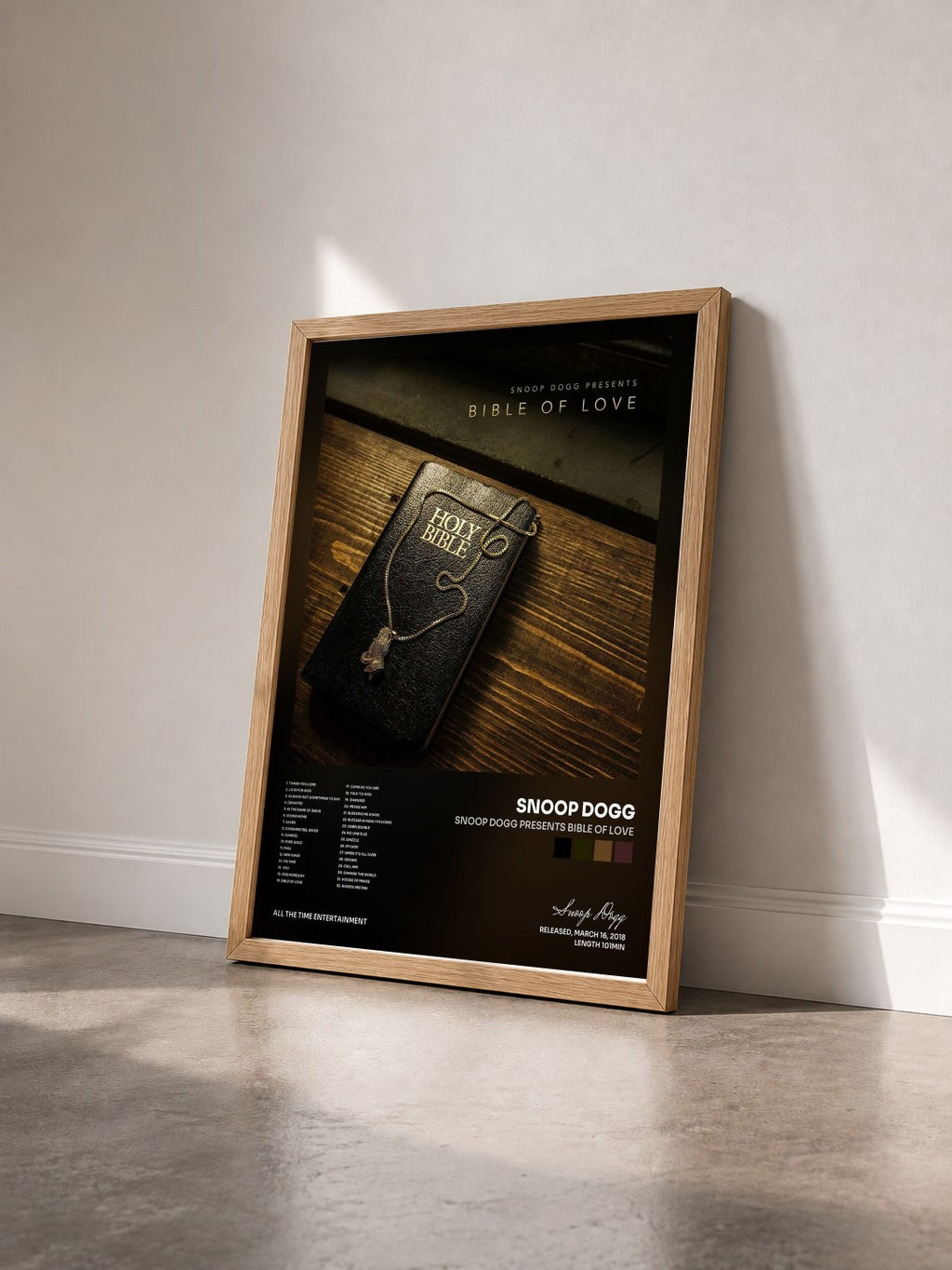 #bois Tableau de l'album Snoop Dogg Presents Bible of Love de Snoop Dogg vu de trois quarts, cadre en bois brut