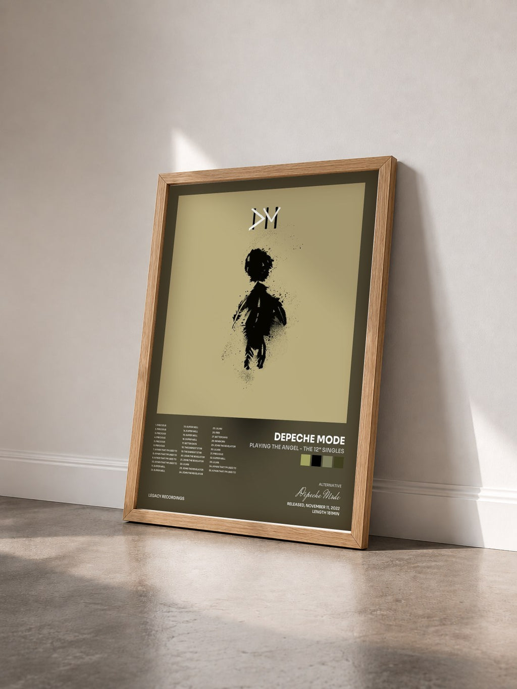 #bois Tableau de l'album Playing The Angel - The 12" Singles de Depeche Mode vu de trois quarts, cadre en bois brut