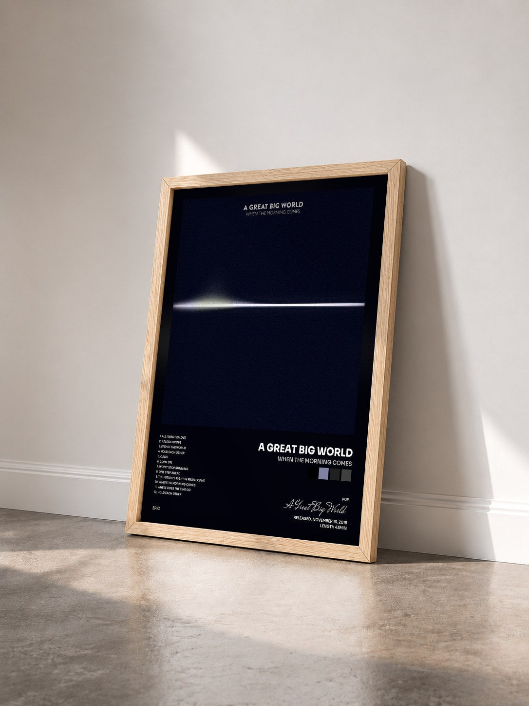 #bois Tableau de l'album When the Morning Comes de A Great Big World vu de trois quarts, cadre en bois brut