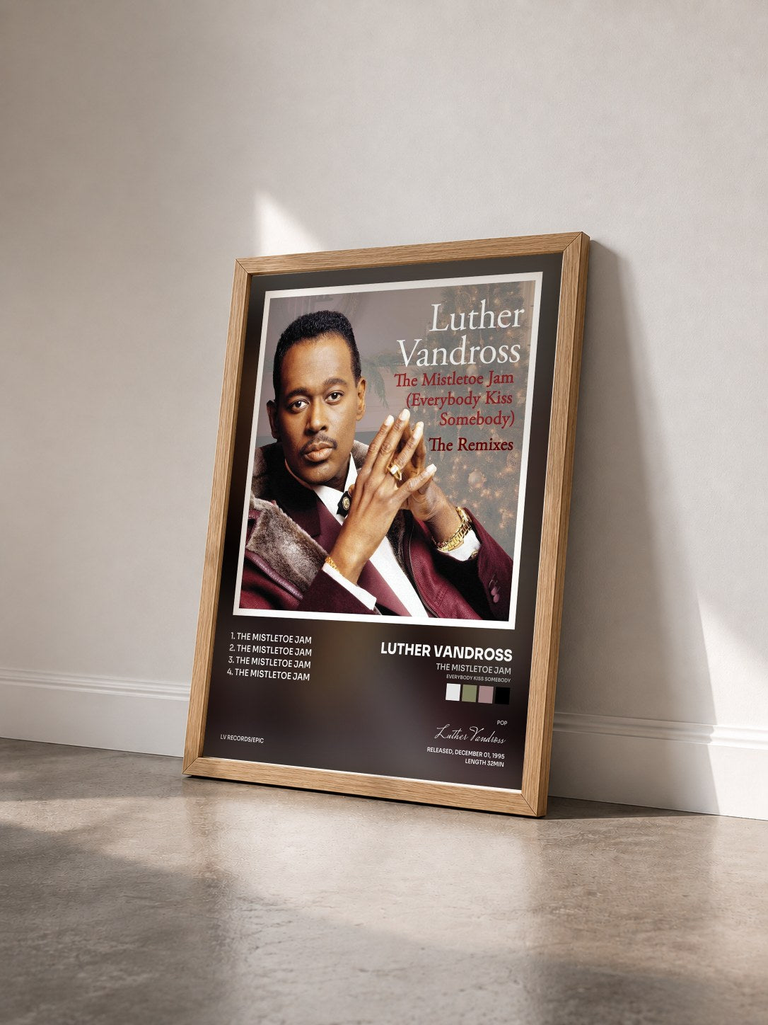 #bois Tableau de l'album The Mistletoe Jam (Everybody Kiss Somebody) - The Remixes de Luther Vandross vu de trois quarts, cadre en bois brut