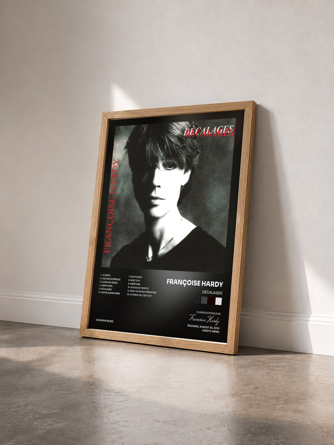 #bois Tableau de l'album Décalages de Françoise Hardy vu de trois quarts, cadre en bois brut