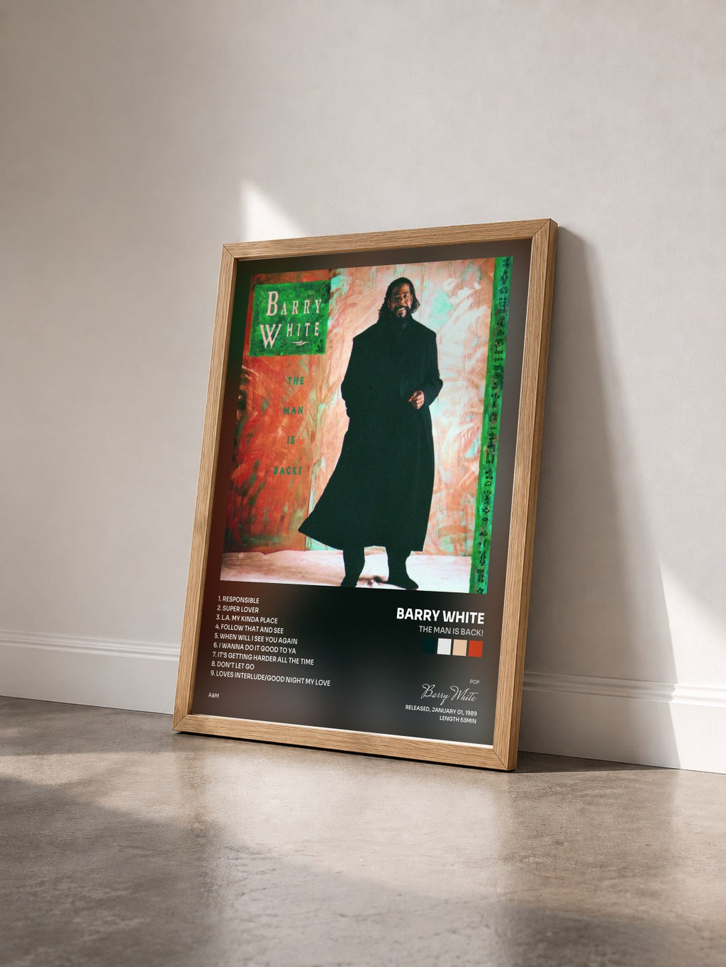 #bois Tableau de l'album The Man Is Back! de Barry White vu de trois quarts, cadre en bois brut