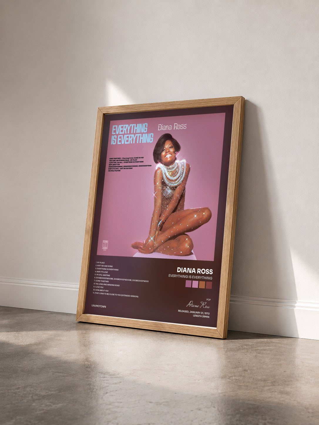 #bois Tableau de l'album Everything Is Everything de Diana Ross vu de trois quarts, cadre en bois brut