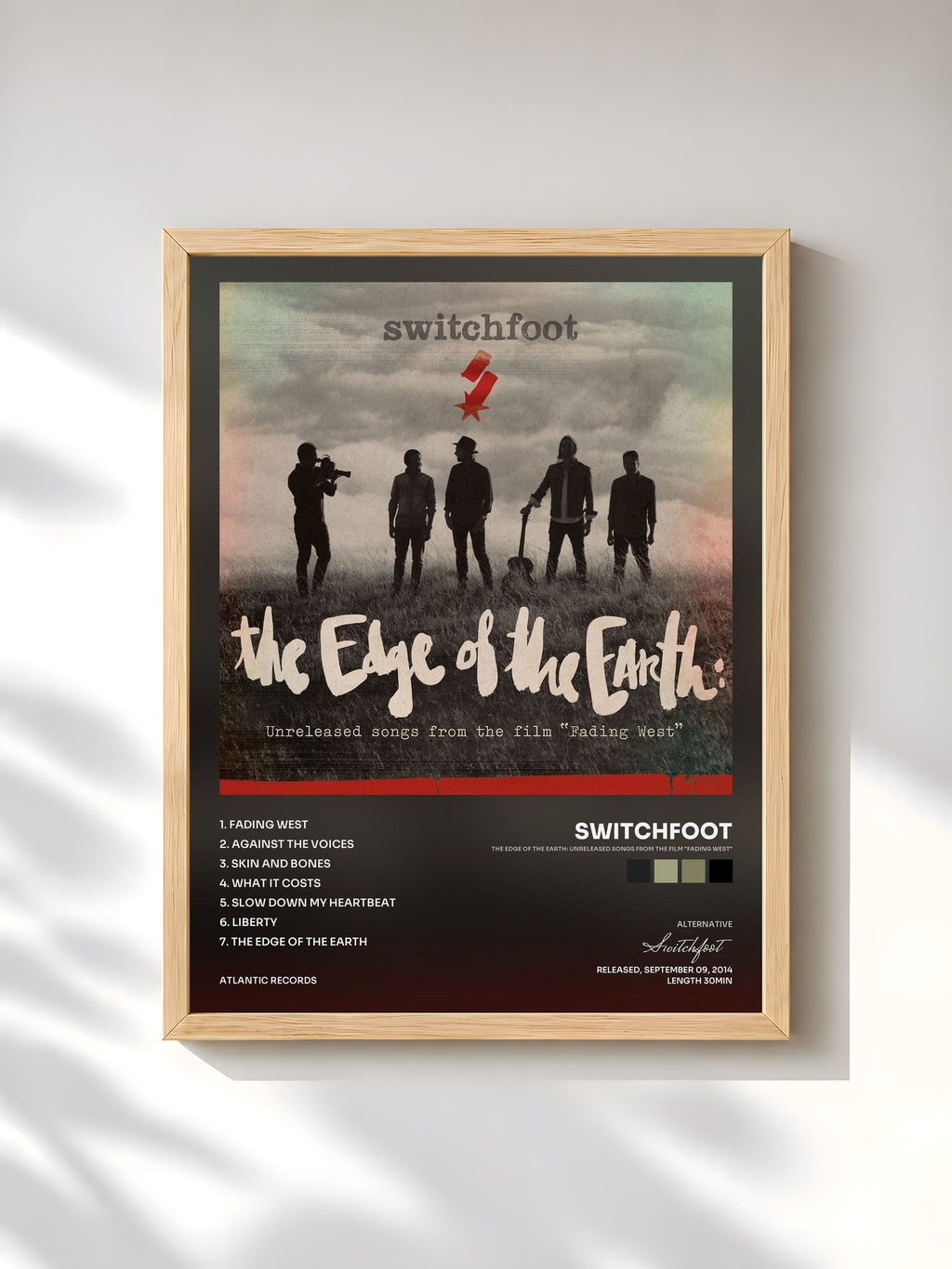 #bois Tableau de l'album The Edge of the Earth: Unreleased Songs from the Film "Fading West" de Switchfoot, cadre en bois brut, imprimé et encadré en France