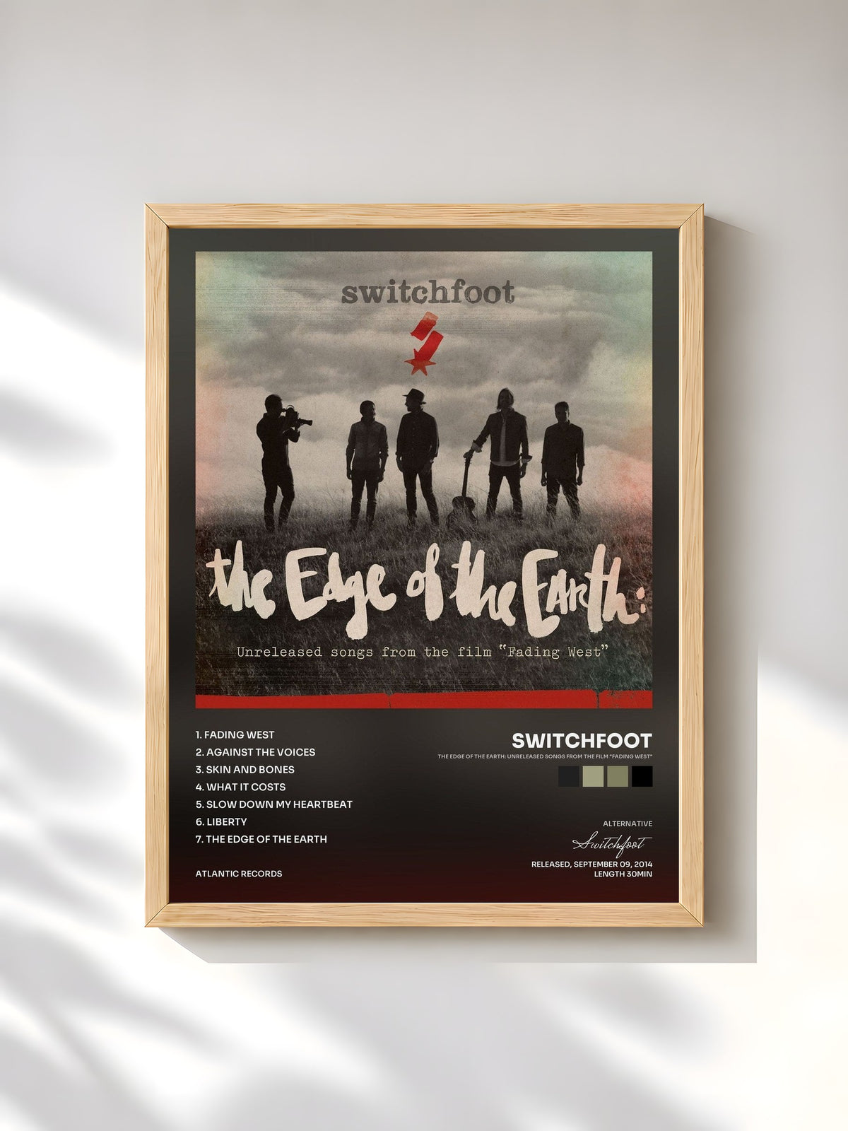 #bois Tableau de l'album The Edge of the Earth: Unreleased Songs from the Film "Fading West" de Switchfoot, cadre en bois brut, imprimé et encadré en France