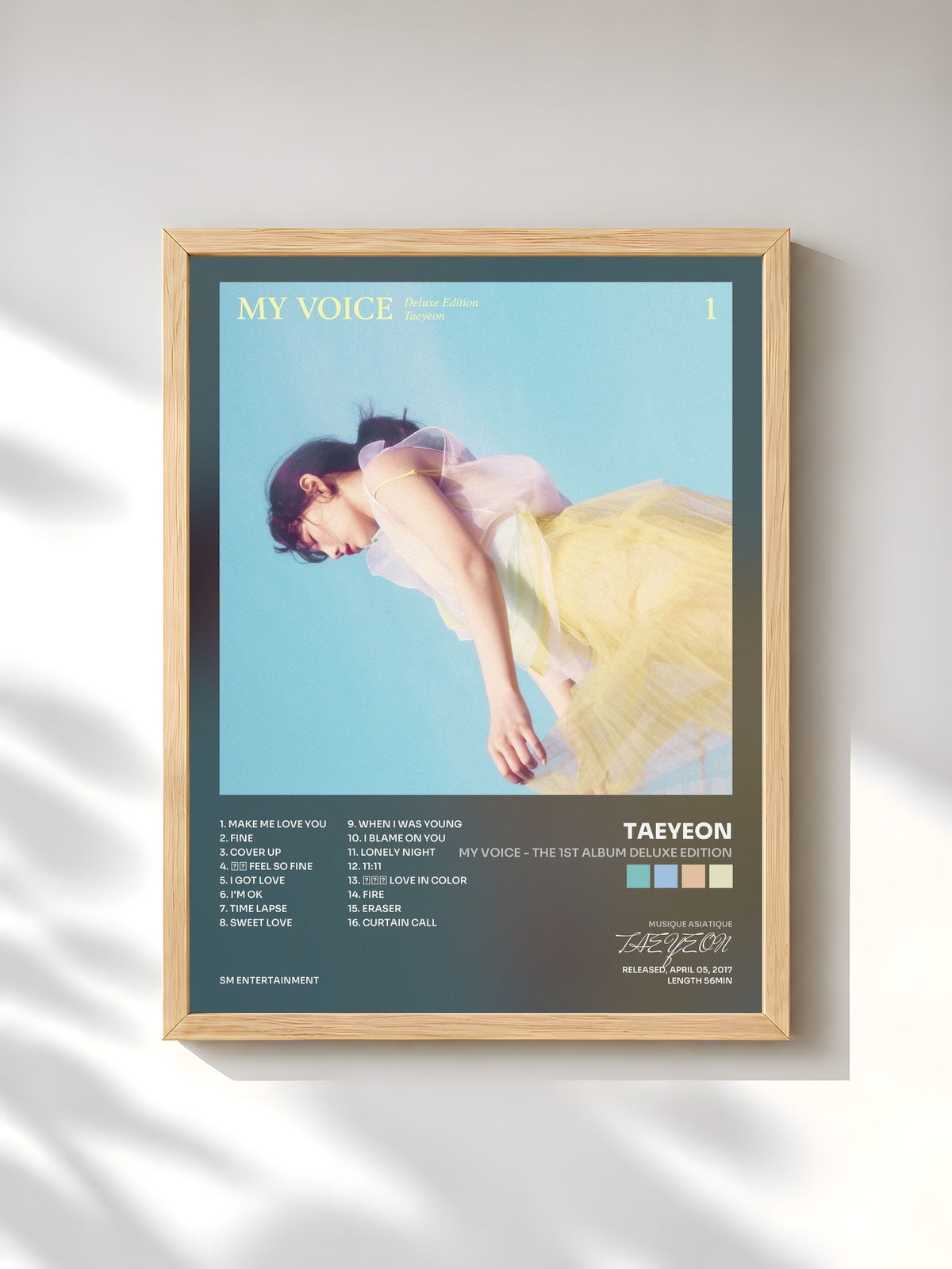 #bois Tableau de l'album My Voice - The 1st Album Deluxe Edition de TAEYEON, cadre en bois brut, imprimé et encadré en France