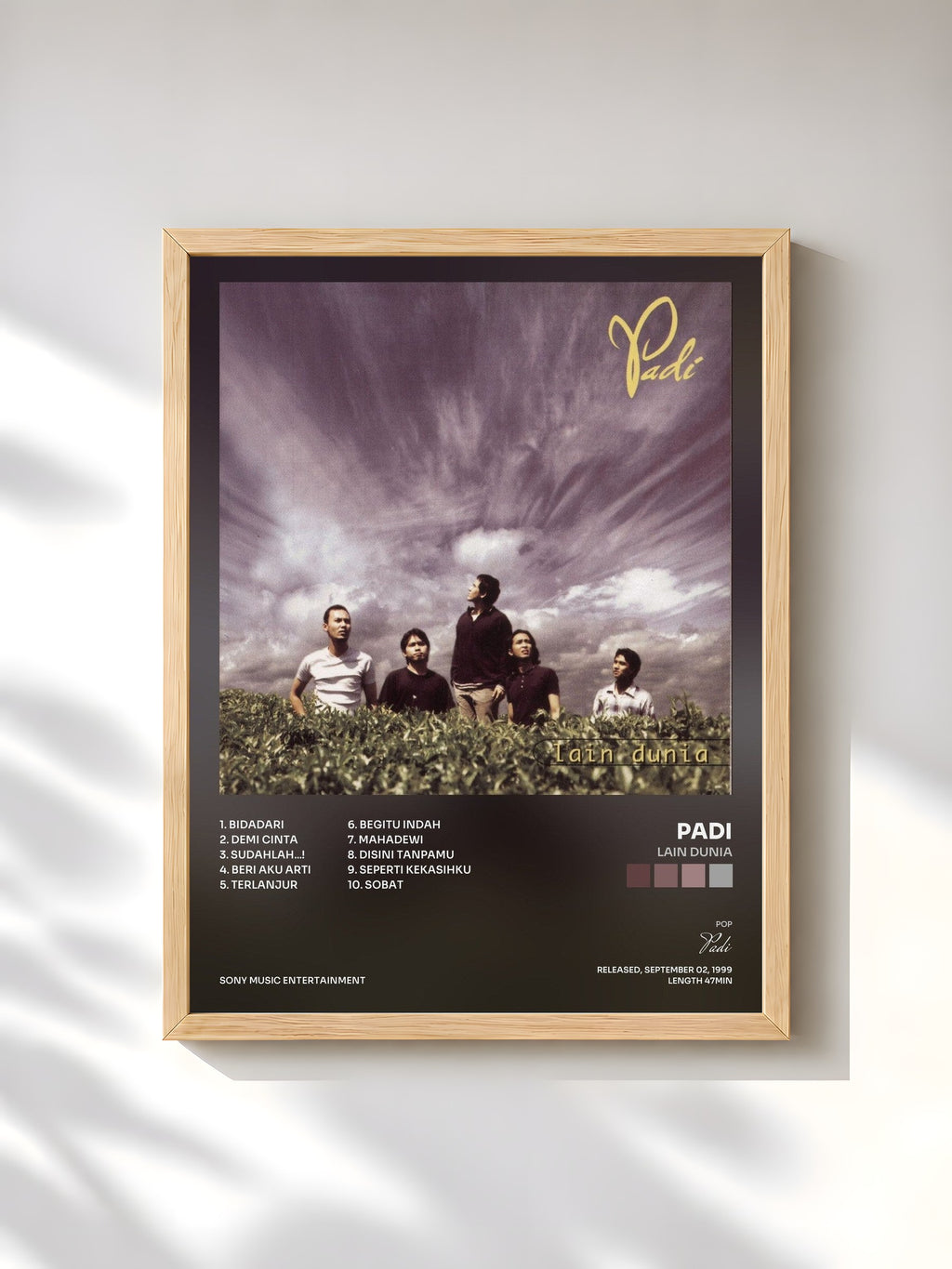 #bois Tableau de l'album Lain Dunia de Padi, cadre en bois brut, imprimé et encadré en France