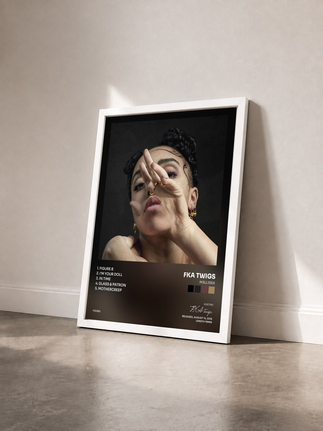 #blanc Tableau de l'album M3LL155X de FKA twigs vu de trois quarts, cadre blanc
