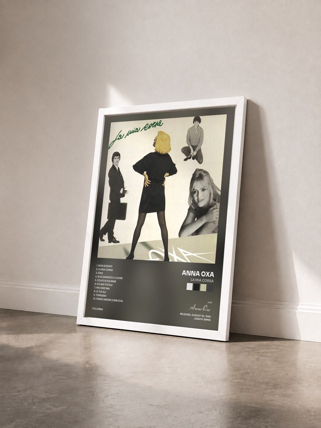 #blanc Tableau de l'album La Mia Corsa de Anna Oxa vu de trois quarts, cadre blanc