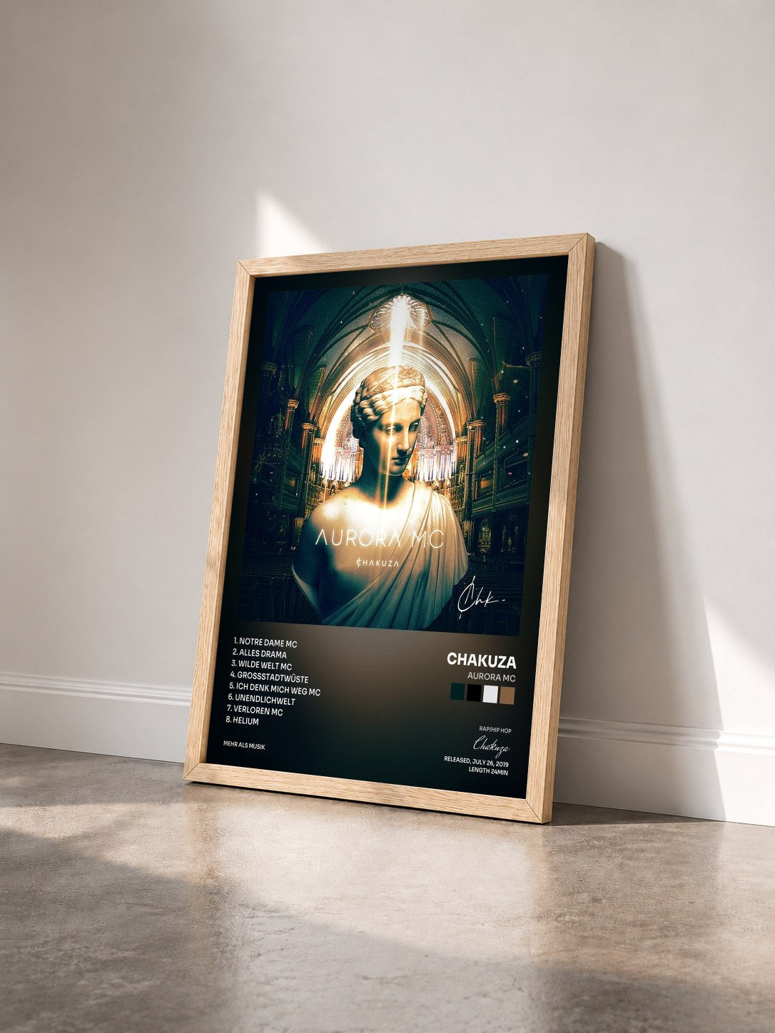 #bois Tableau de l'album Aurora MC de Chakuza vu de trois quarts, cadre en bois brut