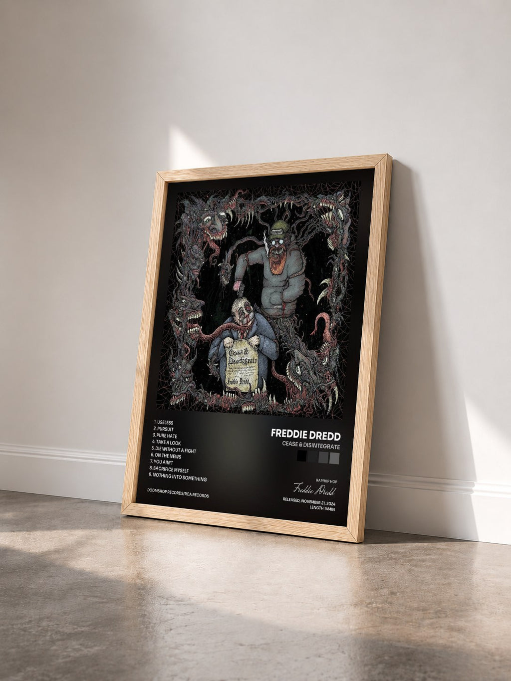 #bois Tableau de l'album Cease & Disintegrate de Freddie Dredd vu de trois quarts, cadre en bois brut