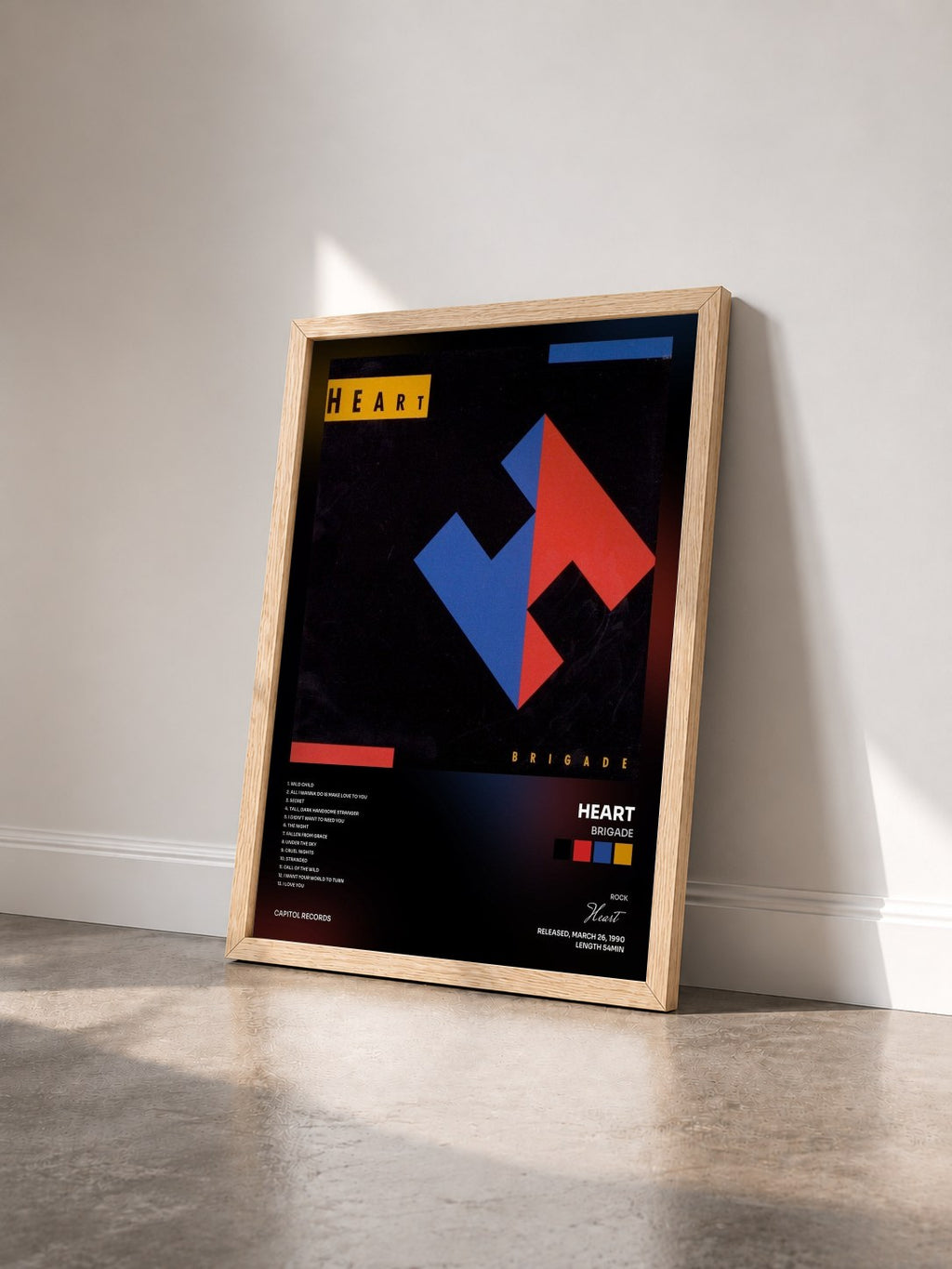 #bois Tableau de l'album Brigade de Heart vu de trois quarts, cadre en bois brut