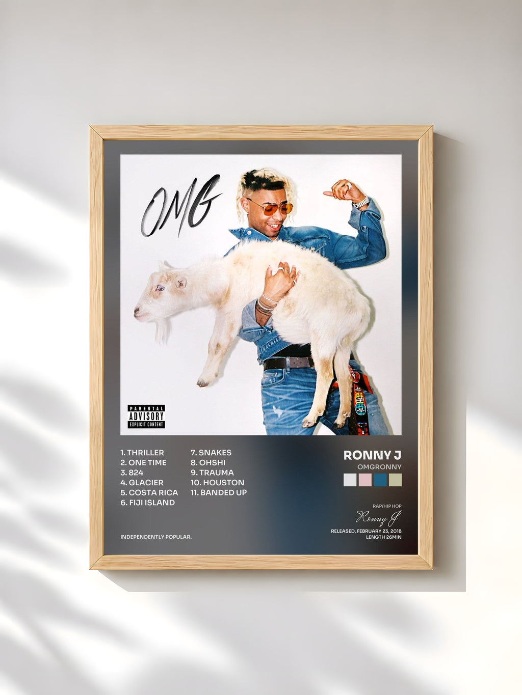 #bois Tableau de l'album OMGRONNY de Ronny J, cadre en bois brut, imprimé et encadré en France