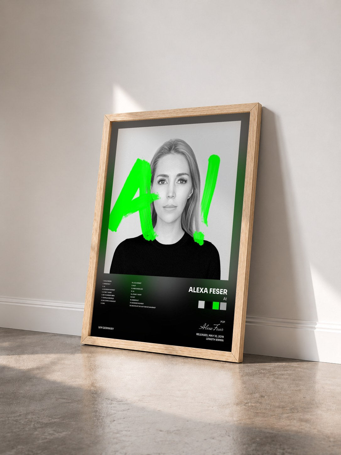 #bois Tableau de l'album A! de Alexa Feser vu de trois quarts, cadre en bois brut