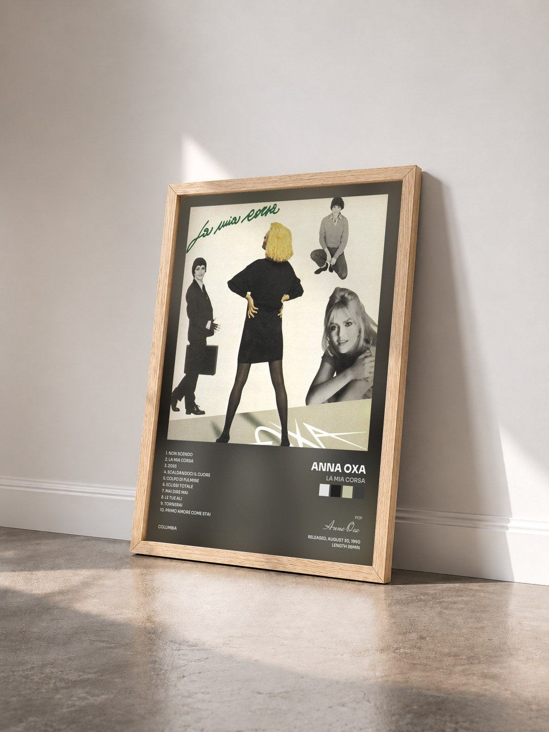 #bois Tableau de l'album La Mia Corsa de Anna Oxa vu de trois quarts, cadre en bois brut